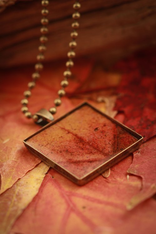 Real leaf jewellery ©Shireen Nadir 2012