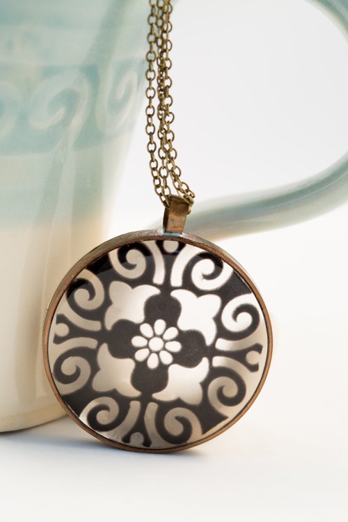 Resin Jewelry, 2nd Edition ©Shireen Nadir 2014